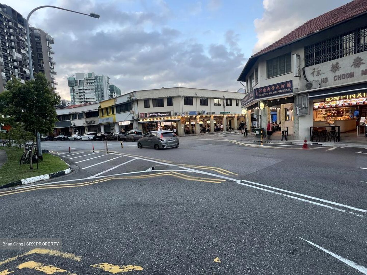 Kwong Avenue (D13), Retail #462655581